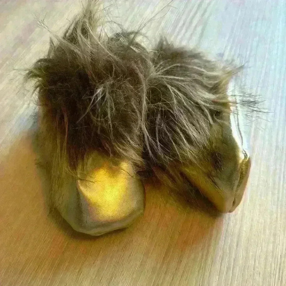 Land of Nod luxury baby booties size 3-6 months - Picture 1 of 3